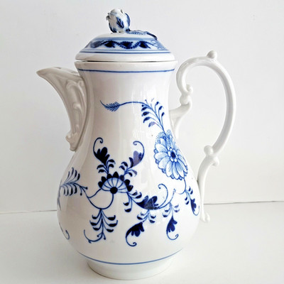 Antique Meissen Large 11'' Coffee Pot Ernst Teichert Arrow Backstamp Blue Onion 