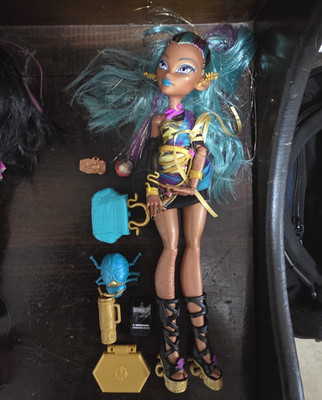 Monster High Cleo de Nile Boo York 11 in Fashion Doll Blue Hair w/ Accessories