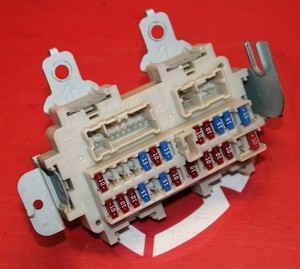 2006-2007 INFINITI G35 COUPE OEM LEFT KICK PANEL FUSE ... 2006 infiniti qx56 fuse box 