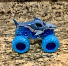2024 Spin Master Monster Jam Megalodon DUOS Truck 1:64 New