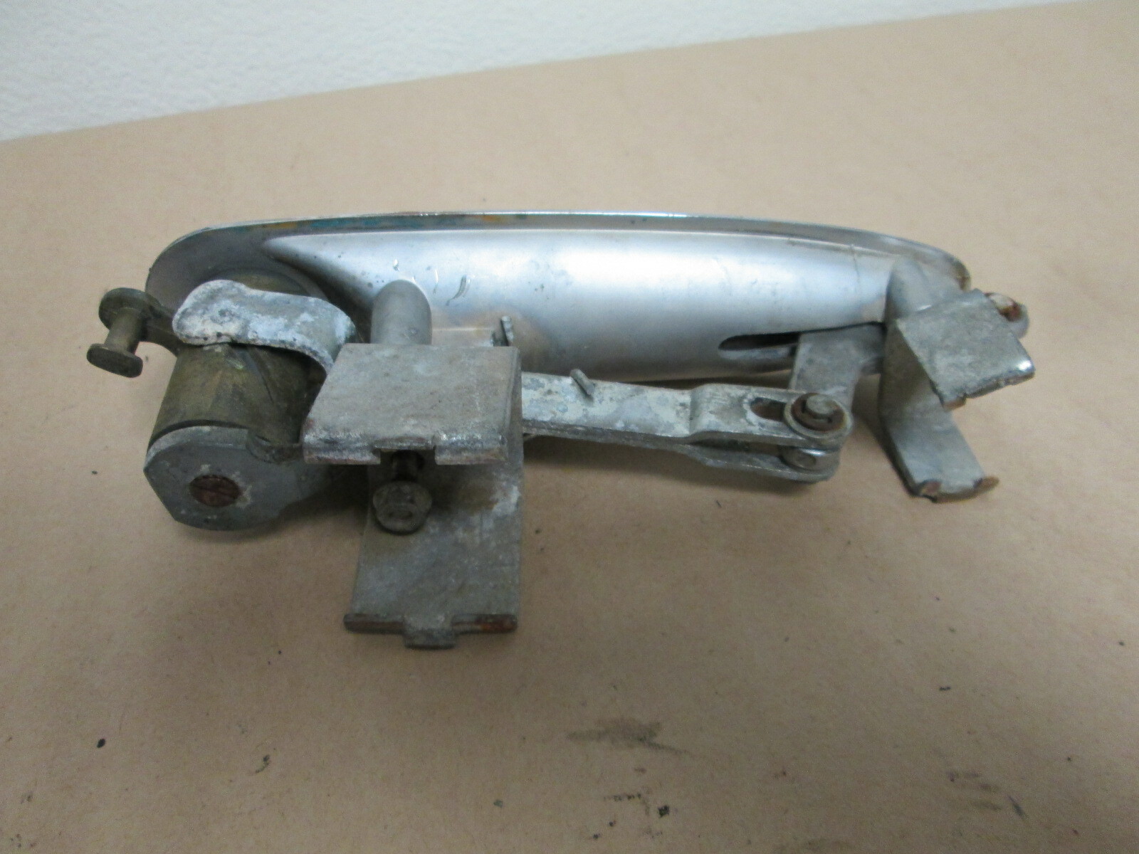 Ferrari 400i, 412, 365 GT4 2+2 - RH Outer / Exterior Door Handle # 253-30-750-02
