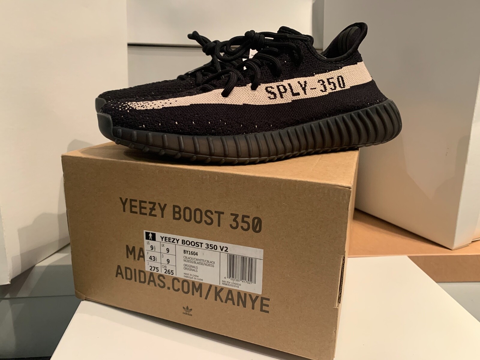 yeezy black oreo