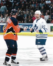 SHAYNE CORSON Squares Off W/DAVE SCATCHARD 8x10 FIGHT Photo ISLANDERS v TORONTO