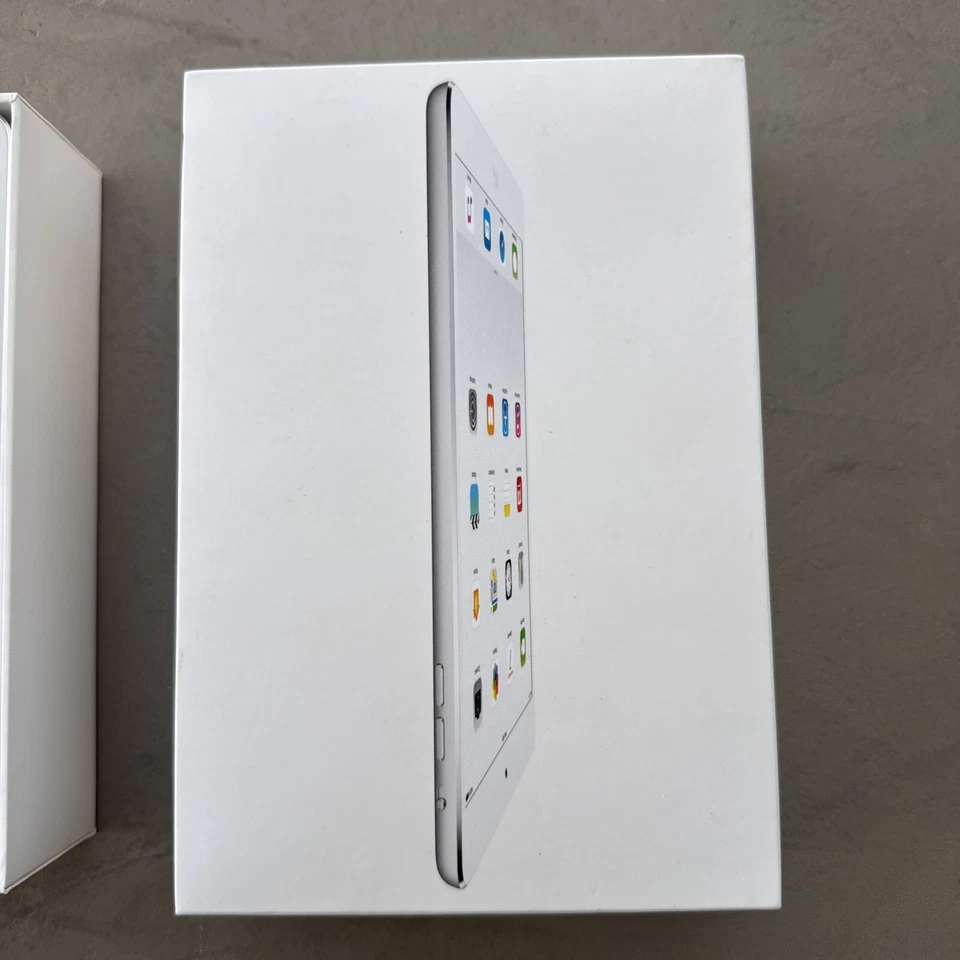 Apple iPad Mini 2nd Generation 7.9 Inch Tablet Wifi 32GB - Image 2 of 4