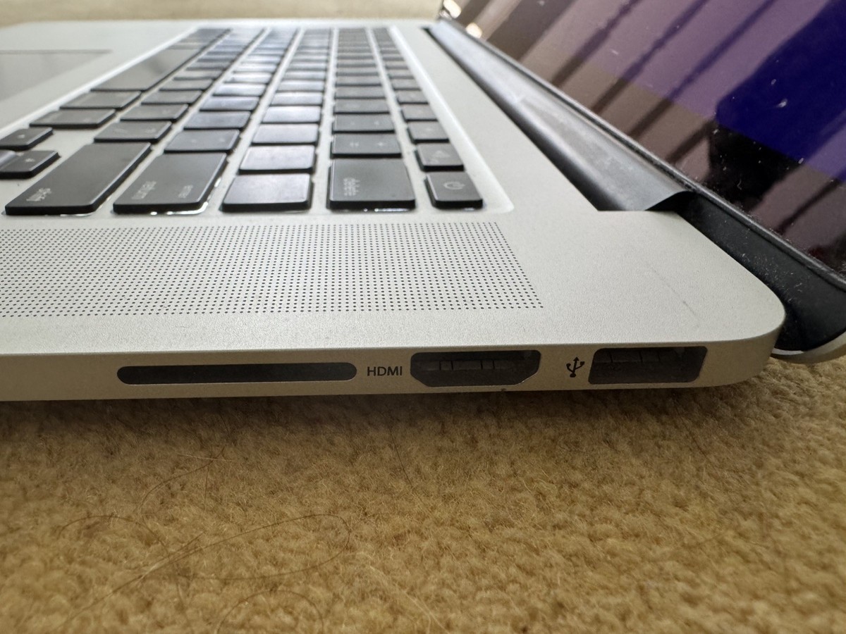 Apple MacBook Pro A1398 15.4