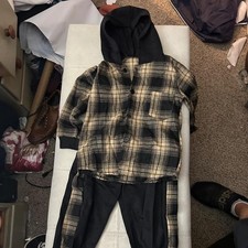 Black and beige plaid youth pajama hoodie and pants set size 6 years