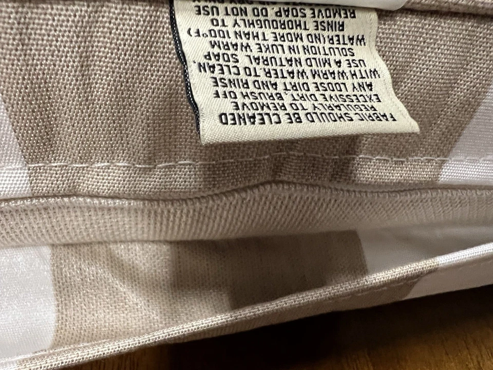 FRONTGATE~ GUARDA-SOL ALMOFADA "AREIA" LISTRA RESORT AO AR LIVRE 21" X 19" D X 3" NOVO COM ETIQUETAS - Imagem 4 de 4