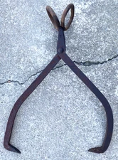 ANTIQUE CAST IRON ICE BLOCK TONGS PRIMITIVE VINTAGE TOOL