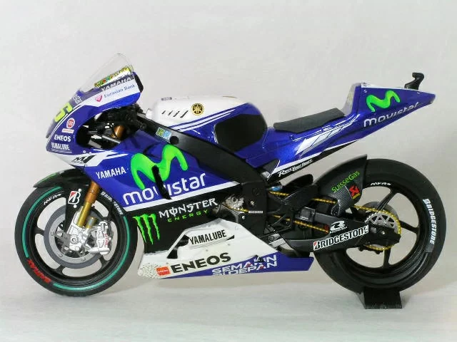 MINICHAMPS 1/12 Yamaha YZR-M1 2014 Phillip Island Winner V. Rossi - Imagen 3 de 3