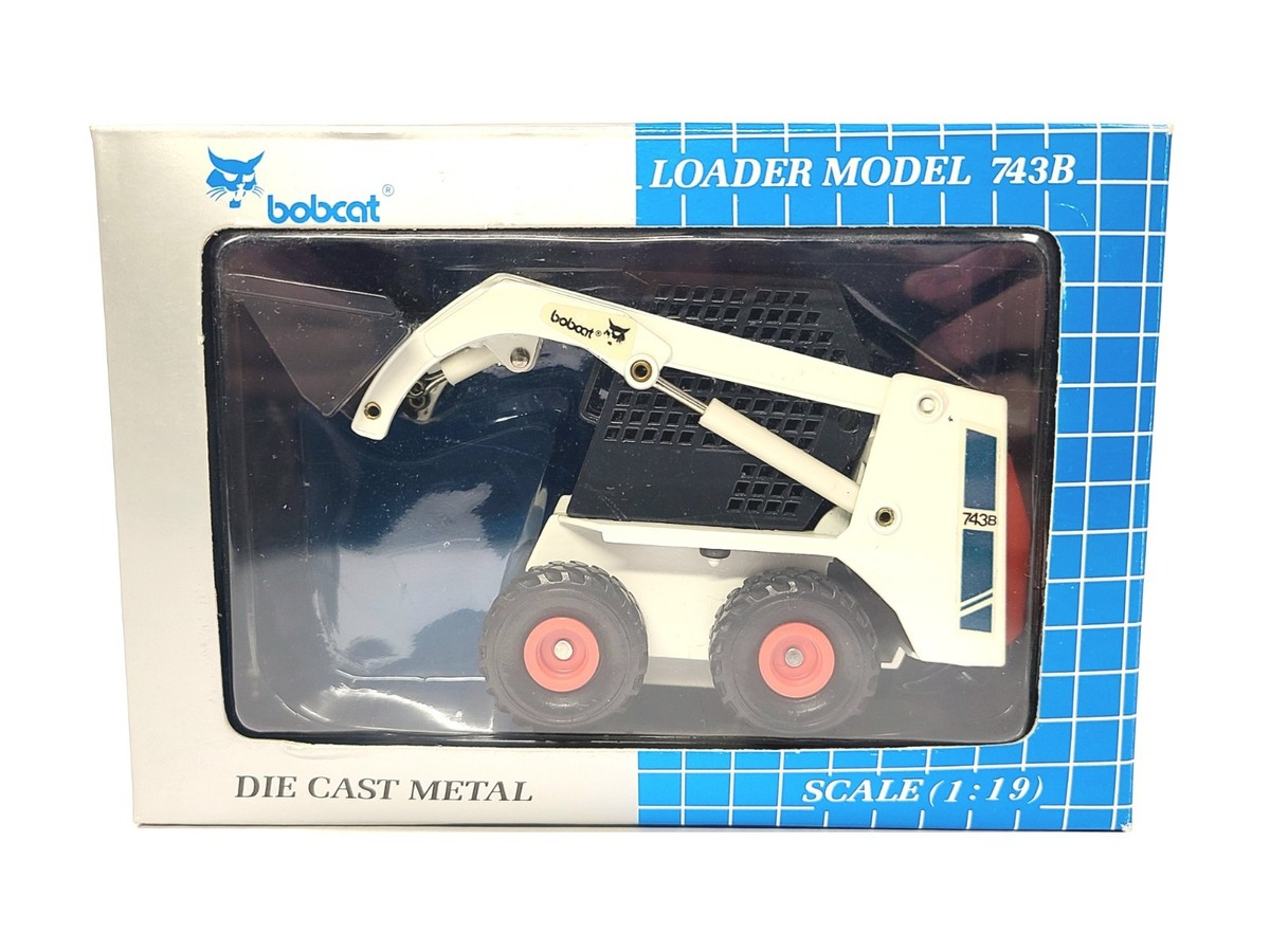 Bobcat 743B Skid-Steer Loader - Old Style - Clover 1:19 Scale
