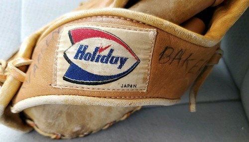 Baseball Gloves Vintage Holiday 60-004 Professional Model Right Hand Thrower - Picture 3 of 9