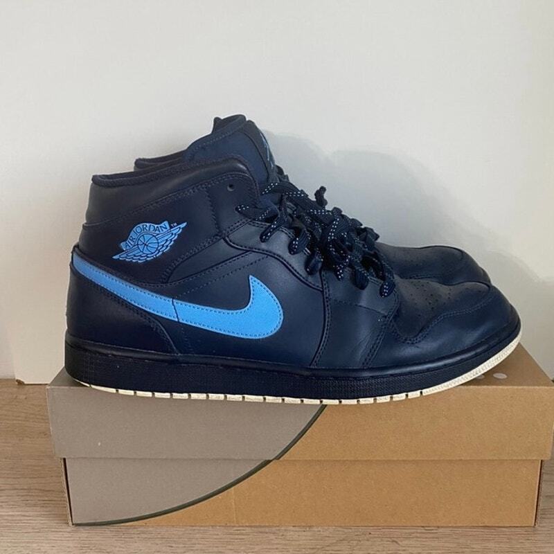 2017 Nike Air Jordan 1 Retro Mid Obsidian University Blue 2017 Nike Air Jordan 1 Retro Mid Obsidian University Blue