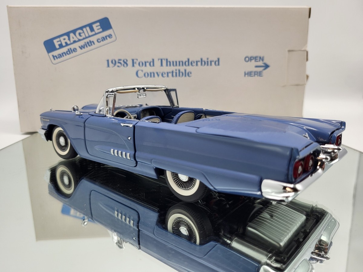 Ford Thunderbird cabriolet 1958 bleu 1/43 Dinky Toys 555