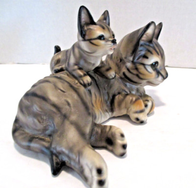 Vintage M Takai Tabby Cat With Kitten M28A79 - 6'' X 3 1/4''