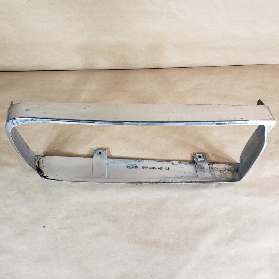 Borde bisel faro derecho derecho Jaguar XJ6 XJ12 XJS 1988-94 JLM2014 Hella 13726800 Foto 2 de 4