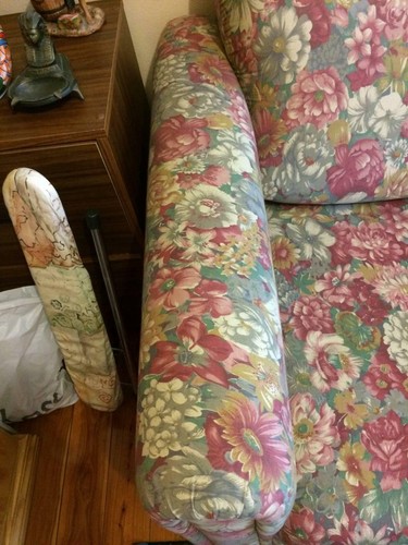Three Seat Sofa Bed Steel Frame Pink floral fabric - Picture 7 of 7