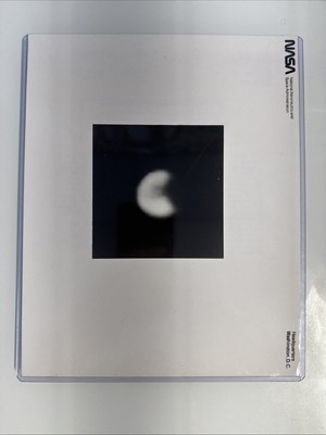 NASA Voyager 1 JPL Saturn s Satellite Iapetus Press Photo 80-H-825