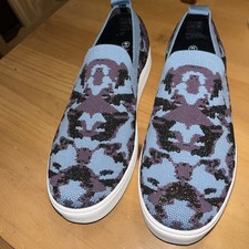 Bernie Mev Jenna Blue Camo stretch sneakers memory foam comfort size 39 or 8