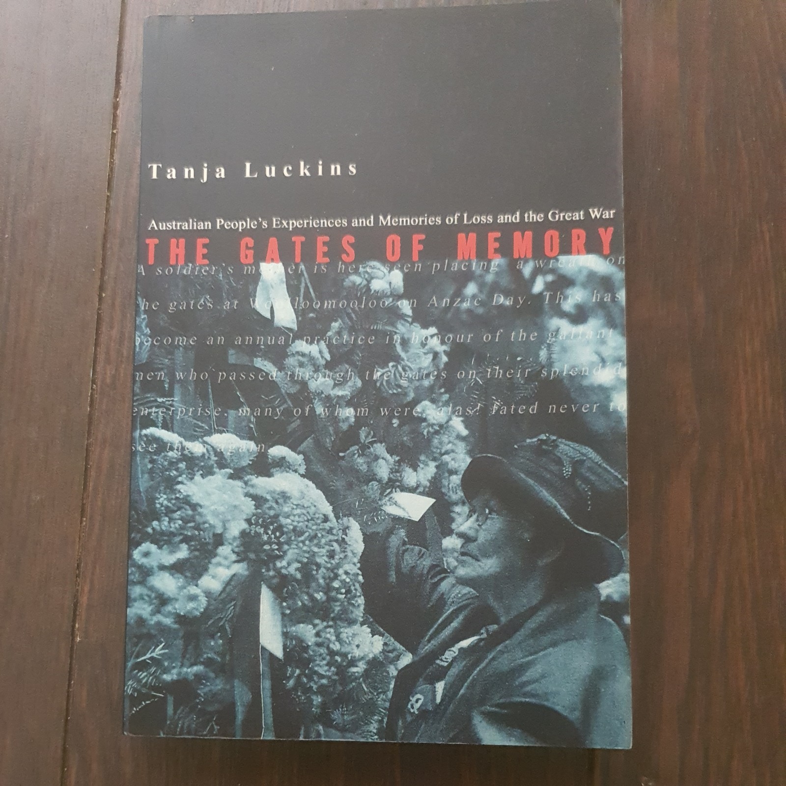 The Gates Of Memory by Luckins Tanja - Book - Paperback - Military