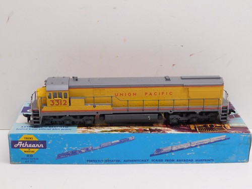 Motor diésel Athearn Blue Box Union Pacific U33 #3312 - maniquí sin motor | Condition: Used