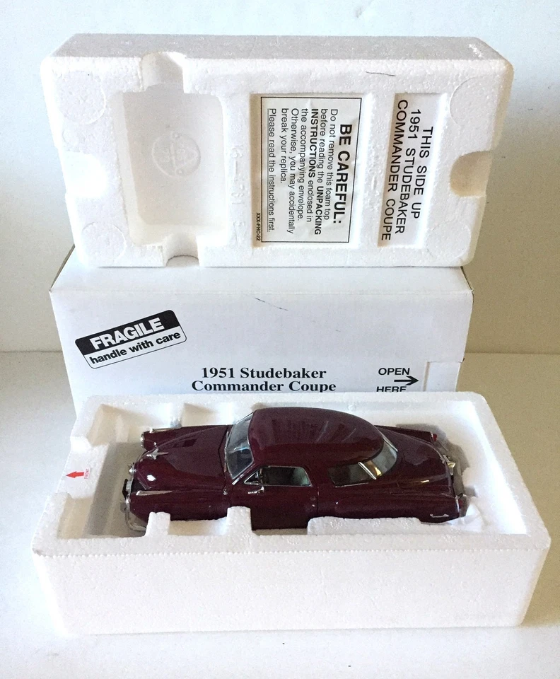 Danbury Mint 1951 Studebaker Commander Coupe Burgundy 1:24 Missing Door Handles - Image 2 of 4