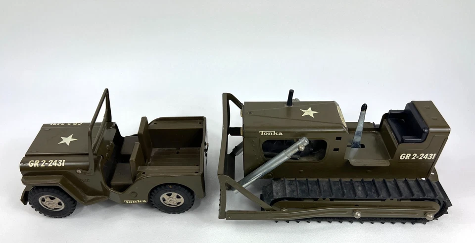 Bulldozer y vehículo Jeep vintage de acero prensado Tonka Toys GR2 - 2431 Army Foto 2 de 4