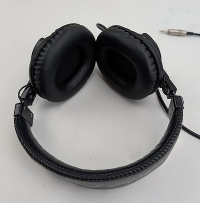 Sony MDR-V6 Over the Ear Headphones Studio Monitor New Pads Excellent Condition