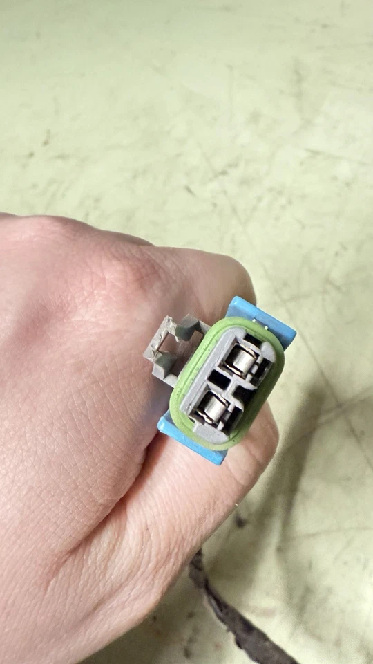 2005-2007 GMC SLT 3500 Crew Cab Rear Driver Door Wiring Harness 15246880 *NOTE* - Image 3 of 4