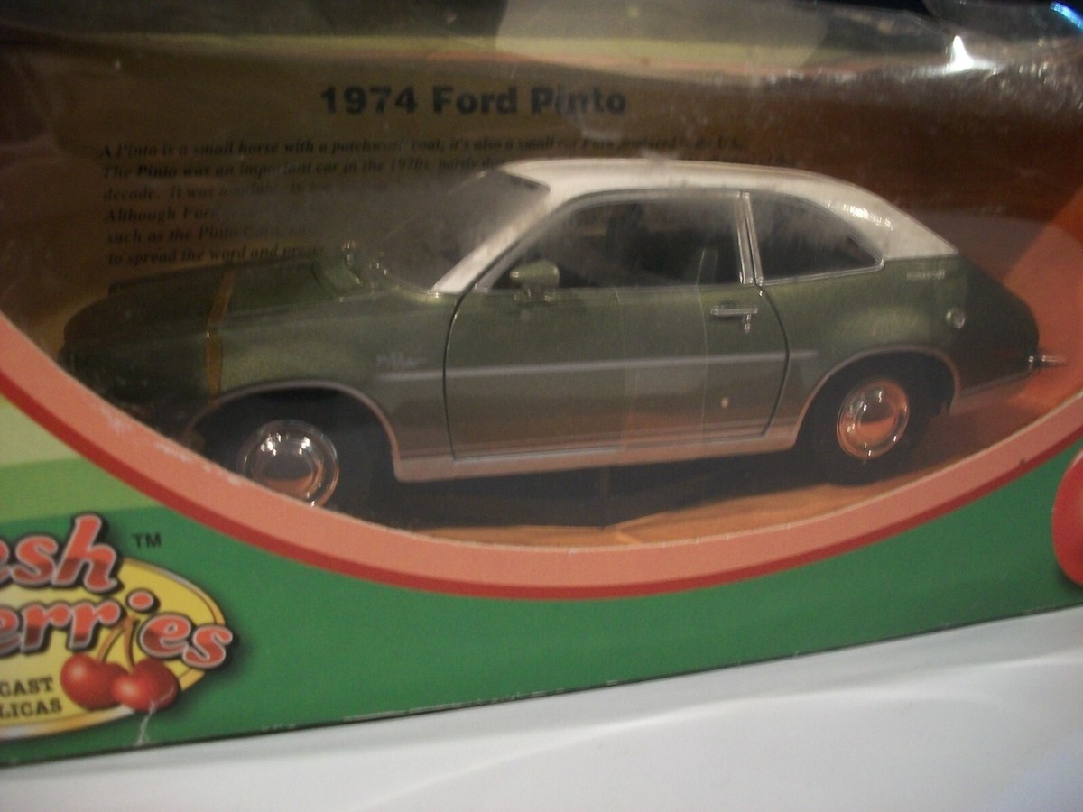 Vintage Fresh Cherries 1974 FORD PINTO 73200L Green Motor Max 1:24