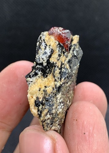 25g Red Blood Zircon Rough Stone With Mother Rock Specimen From Skardu, Pakistan - Picture 4 of 5