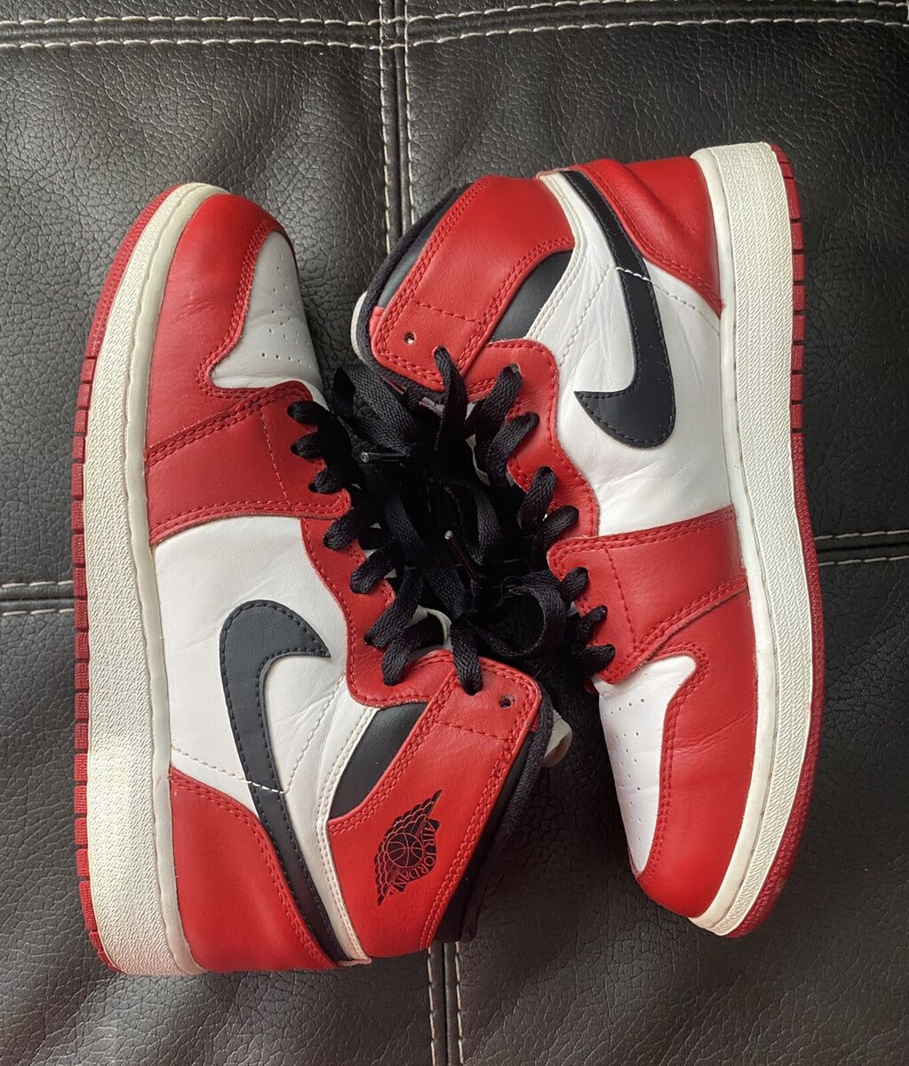 Size 6.5Y Air Jordan 1 Retro High OG - Chicago 2013 GS Size 6.5Y Air Jordan 1 Retro High OG - Chicago 2013 GS