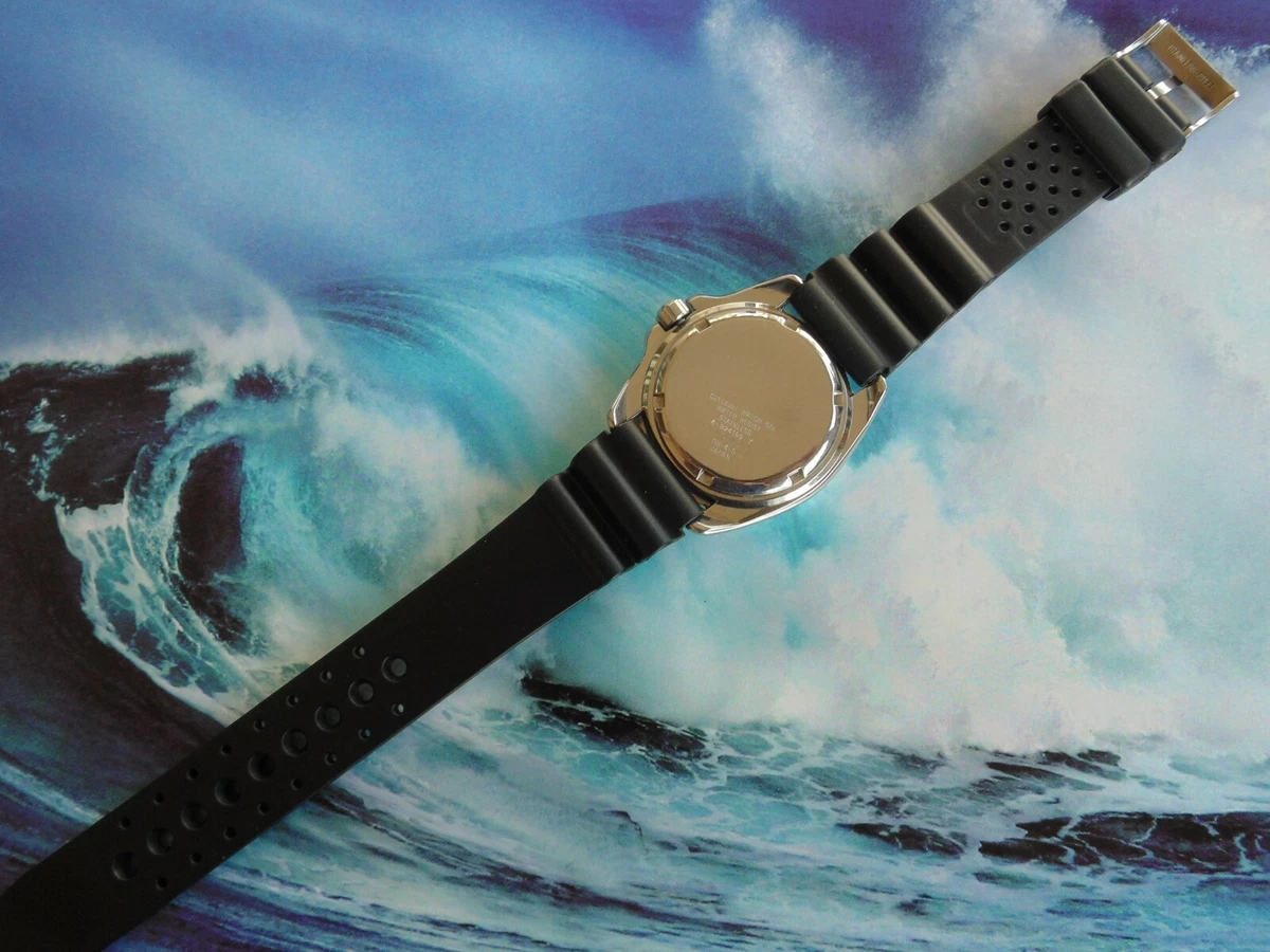 Mid size diver watch sale
