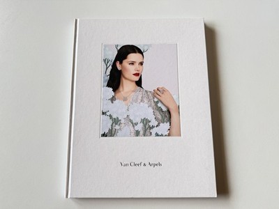 Neuwertig Van Cleef & Arpels Damen Schmuck und Uhren Katalog Hardcover Buch FR