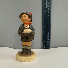 HUMMEL FIGURINE REPRODUCTION BY SCHMID DESEOGNED BY BERTA HUMMEL TOWN BOY