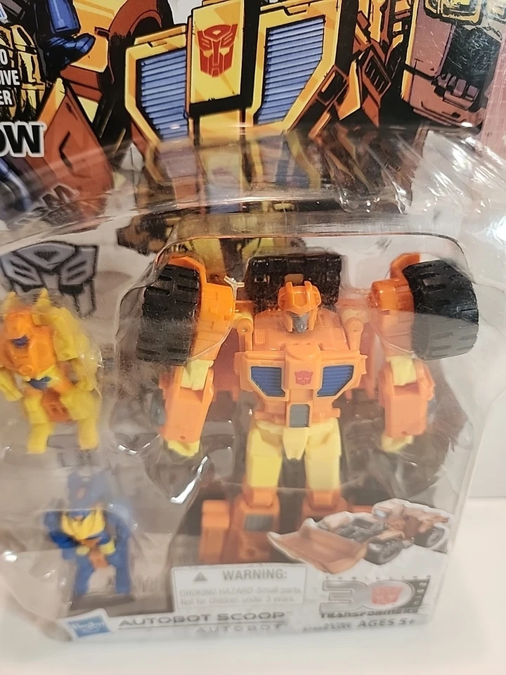 2014 Hasbro Transformers Generations 30th Ann. AUTOBOT SCOOP Deluxe Class - Image 2 of 3