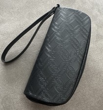 Oakley Sunglass Case Black Soft Clam Shell Wristlet Wrap Around Zipper Logo