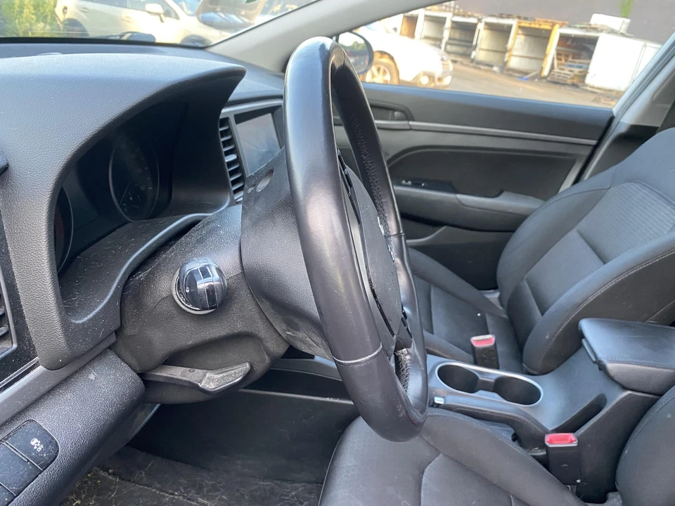 (FOR STEERING WHEEL ONLY) 17 18 HYUNDAI ELANTRA Steering Wheel - Image 2 of 2