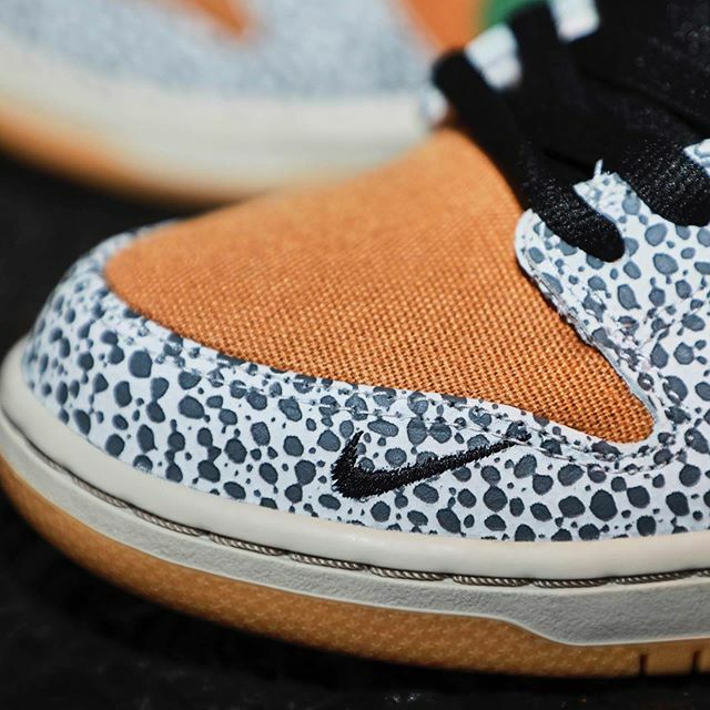 safari nike dunks