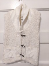 Akini Girl's Size S 7-8 Ivory Sleeveless Sherpa Cable Knit Snap Front Sweater