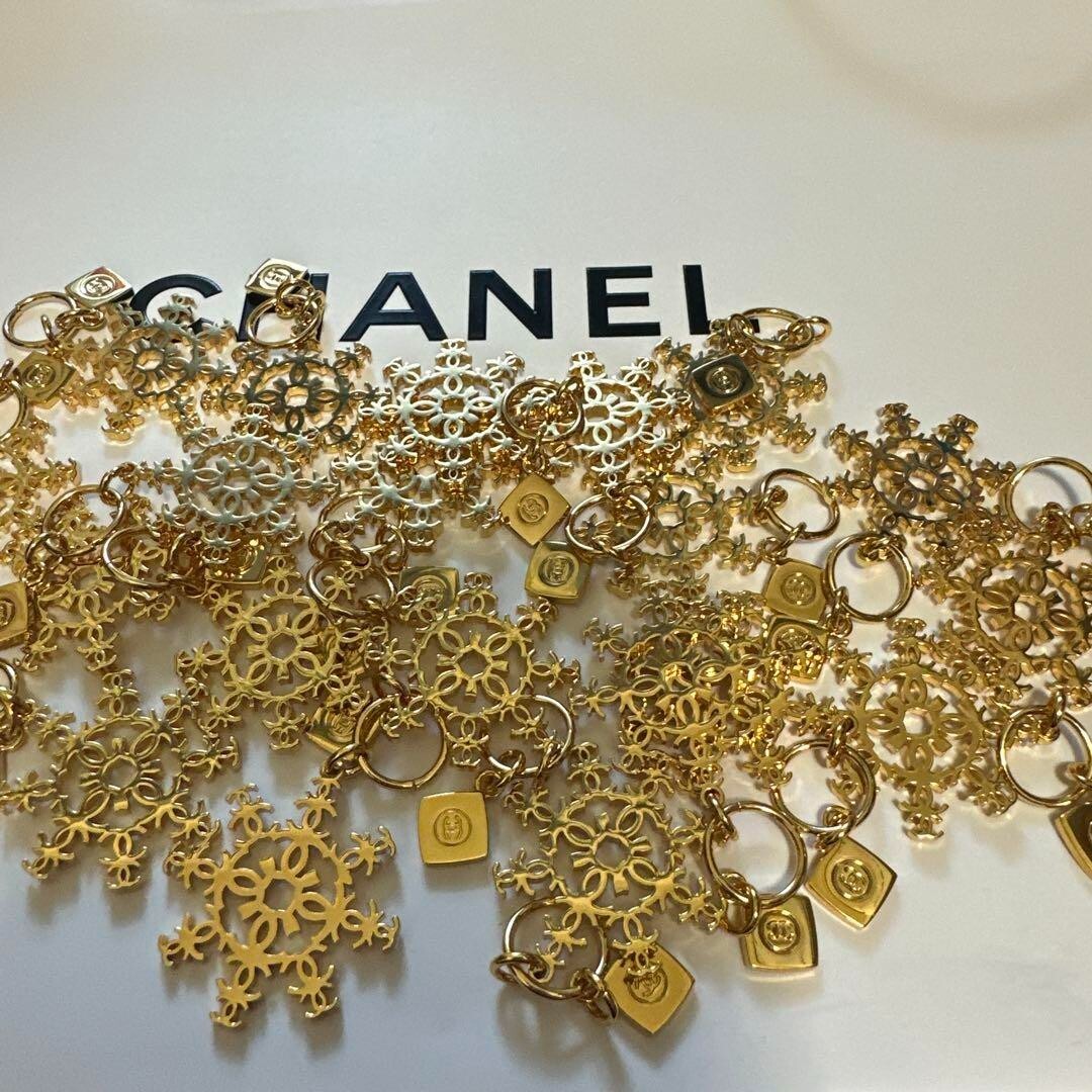 ♡CHANEL♡2024クリスマスチャーム&リボン CHANEL Holiday 2024 Christmas Limited Edition Novelty CC