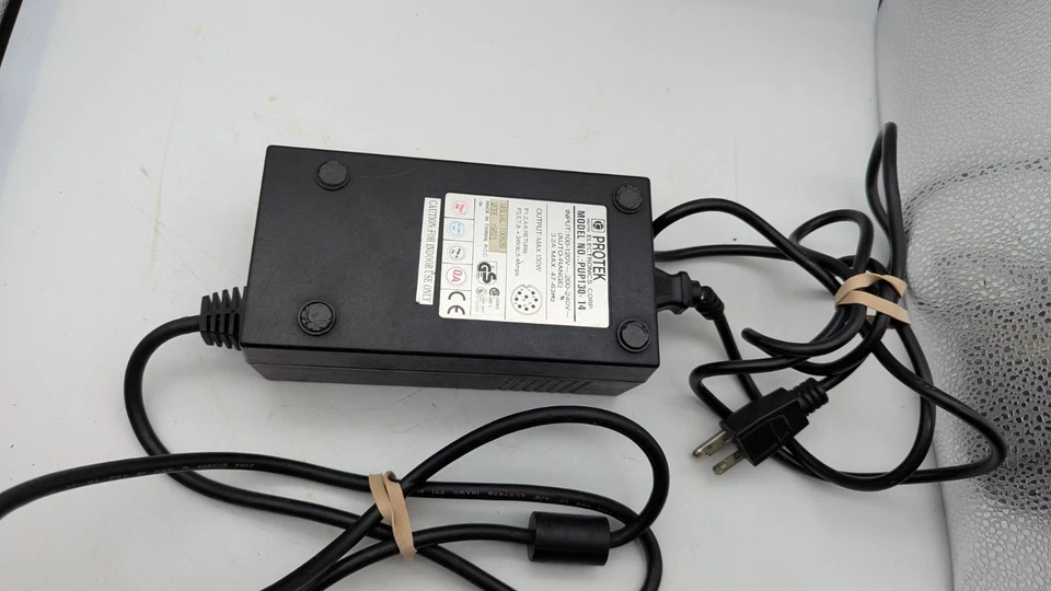 PROTEK PUP130-14 universal power adapter 8-pin plug Used Tested Working - Image 4 of 4