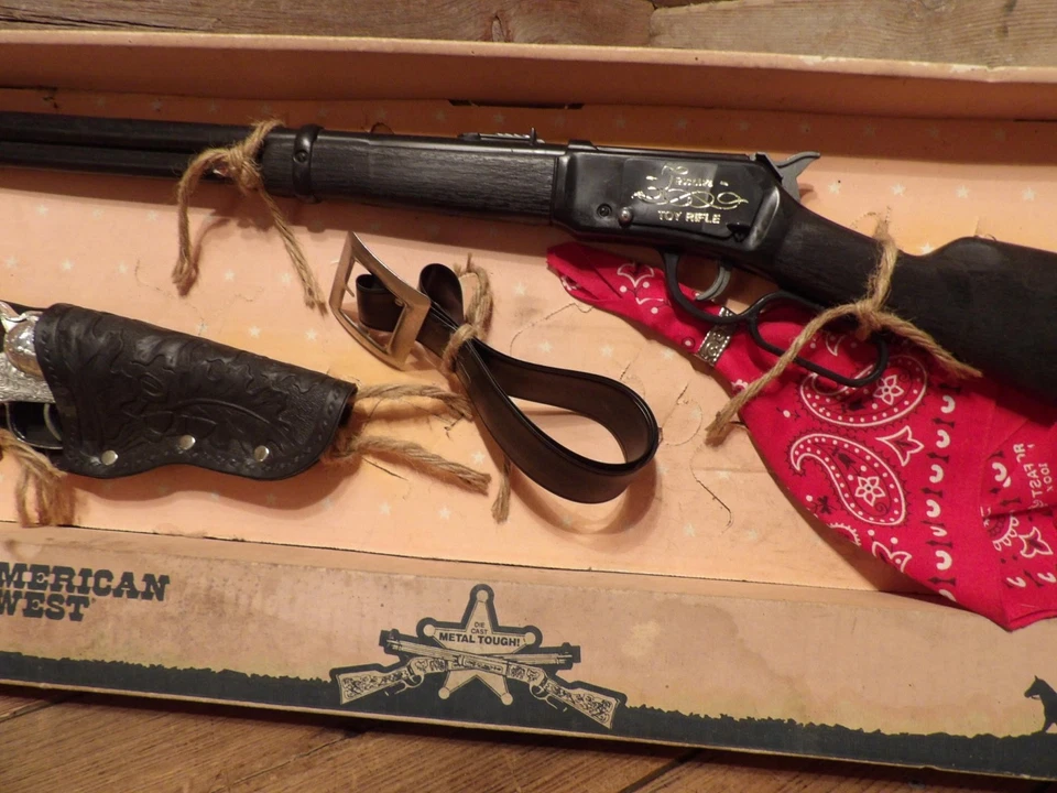 Juego de colección 1990 Tootsie Toy American West funda única con rifle de juguete Foto 3 de 4