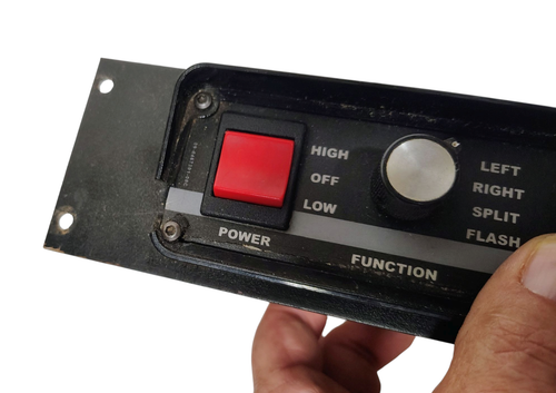 Whelen Traffic Advisor Control TACTLD1 Controller Unit 01-0285854-11c w Bracket - Picture 3 of 3