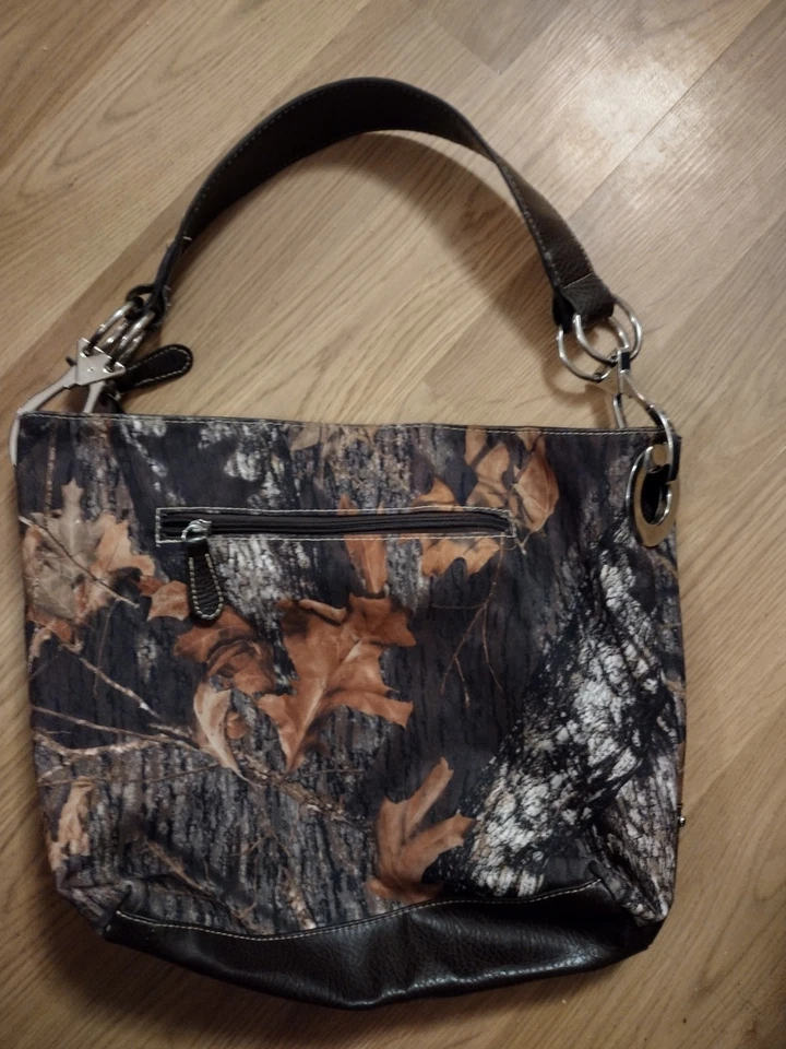 Cartera de mujer de camuflaje con detalles de imitación de cuero y diamantes de imitación Foto 3 de 4