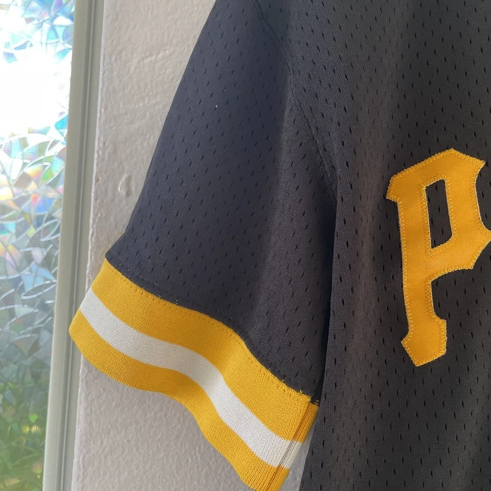 Camiseta Piratas Colección Cooperstown De Colección - Roberto Clemente Negra/Amarilla Foto 3 de 4