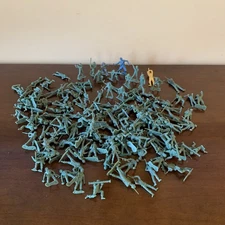 Lot 135 Vintage 1960's Tim Mee Green Plastic Army Soldiers Men WWII Toy USA 2”