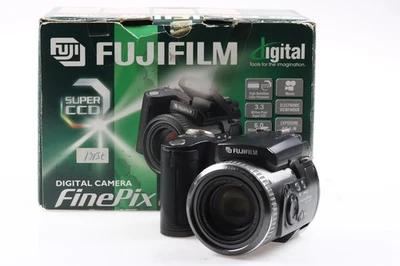 FUJIFILM Finepix 6900Z - SNr: 1224382 - Bild 1 von 4