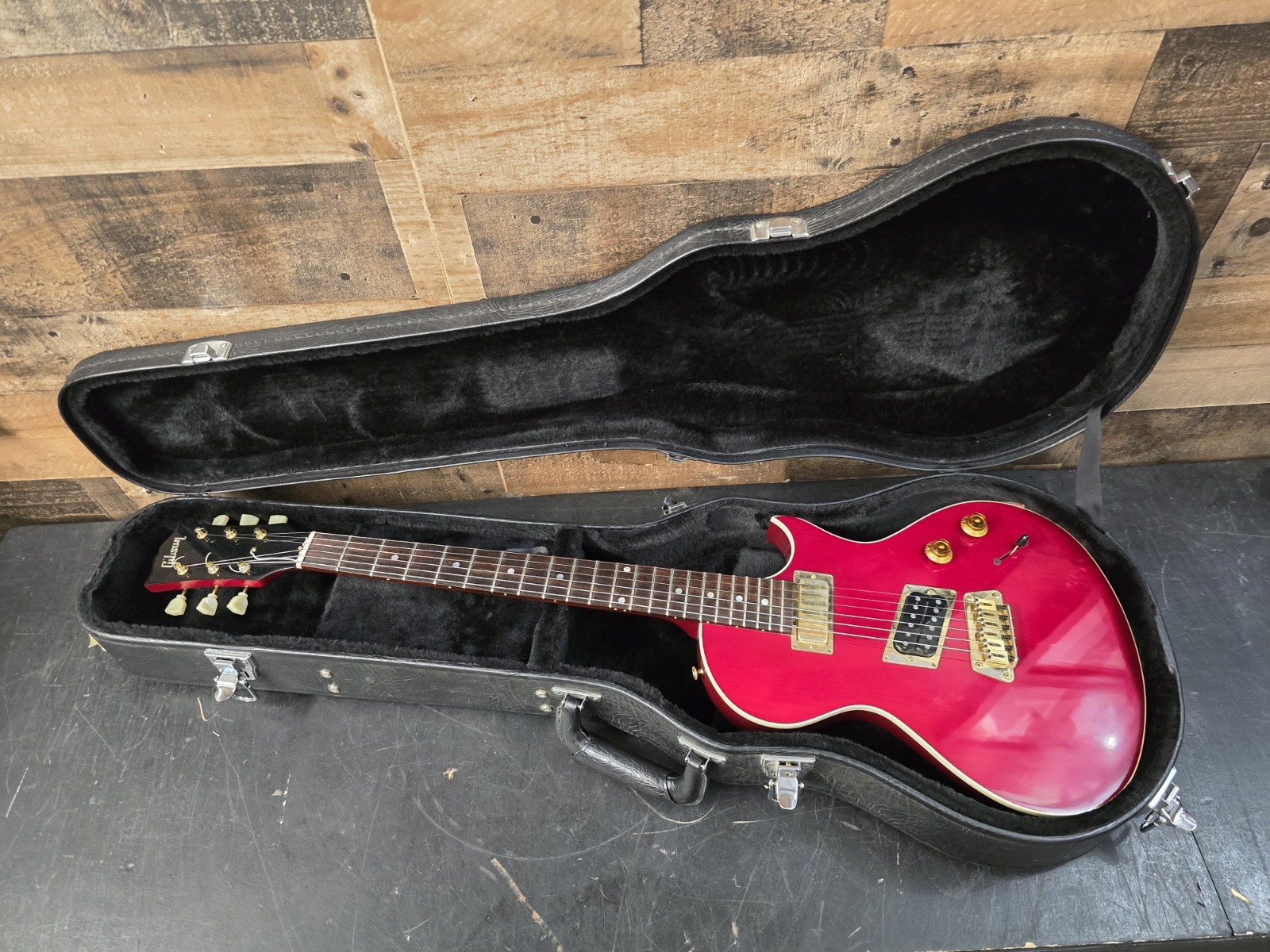 1993 Gibson Nighthawk - USA Made - With Hard Shell Case  Red