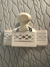 Martha Stewart Głęboka krawędź Dziurkacz Diamentowe wykończenie ogrodzenia