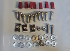 LR SERIES / DEFENDER -16 FRONT FOOTWELL FLOOR PLATE FIXING KIT YRM1074